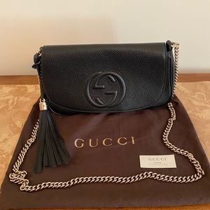 Authentic GUCCI SOHO BAG in BLACK LEATHER w/gold-tone shoulder length chain
